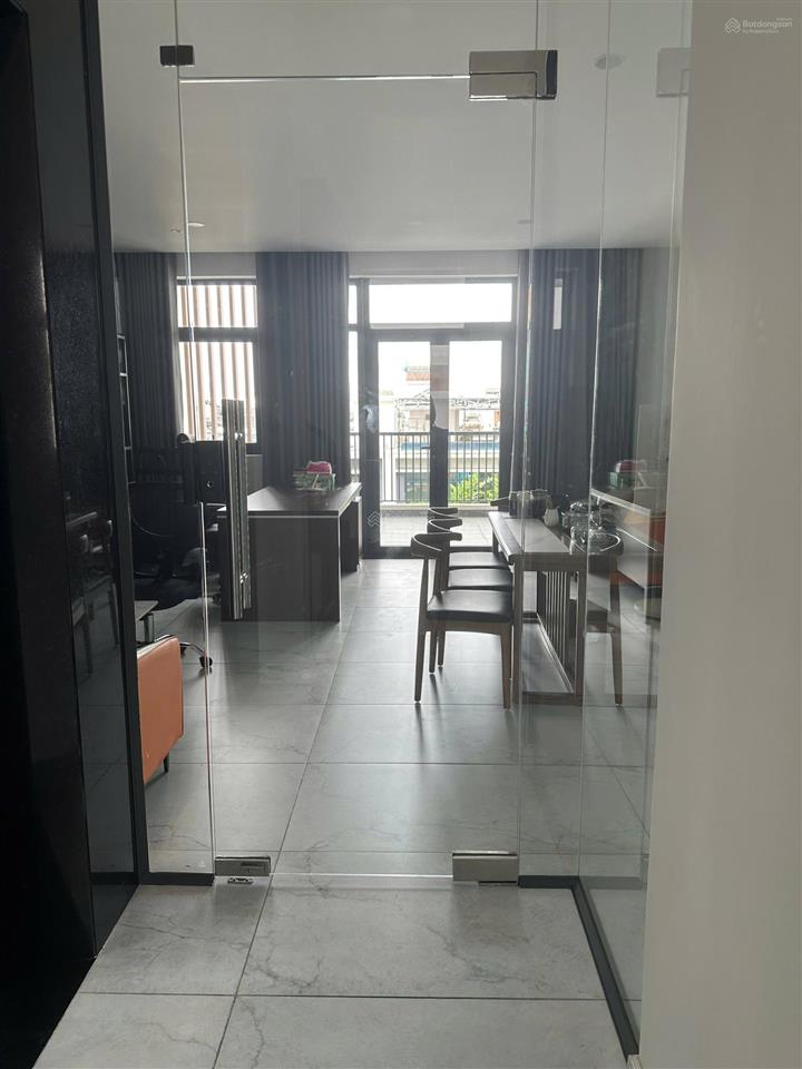 Chính chủ cho thuê nhà phố trong khu đô thị vạn phúc . đã set up sẵn làm văn phòng