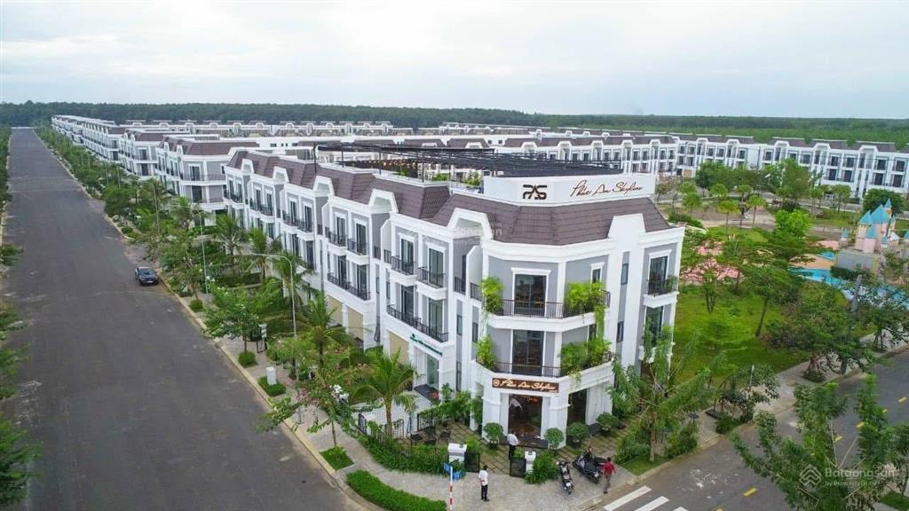 Chính chủ cần bán lô đất phúc an garden sát 2 công viên .