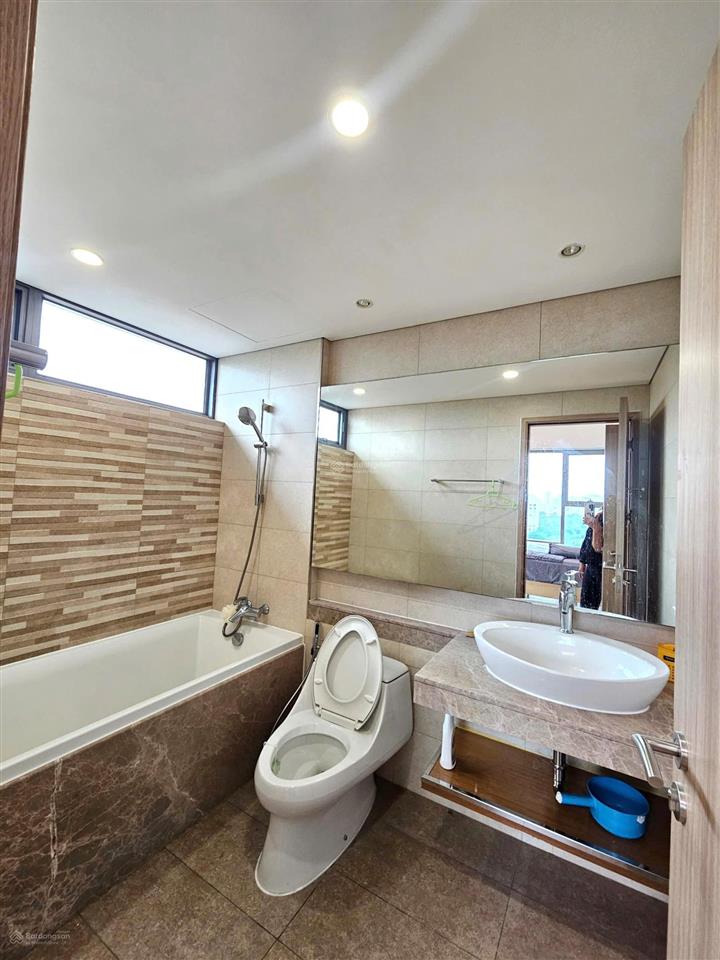 Urban hill phú mỹ hưng  căn hộ đẹp như hình, ban công thoáng mát, 2pn 2wc, giá 21 triệu/tháng
