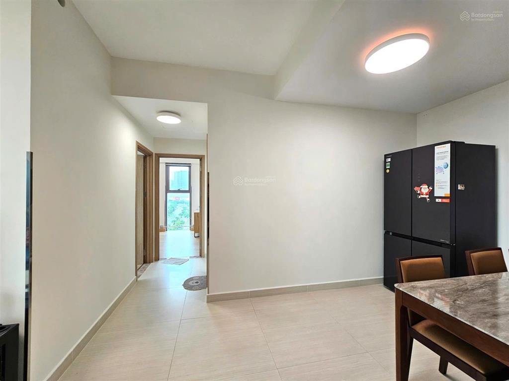 Urban hill phú mỹ hưng  căn hộ đẹp như hình, ban công thoáng mát, 2pn 2wc, giá 21 triệu/tháng