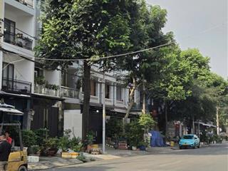 Bán nhà mt đường số 44 tuyến đường huyết mạch bình phú 2 q6 dt 8x20