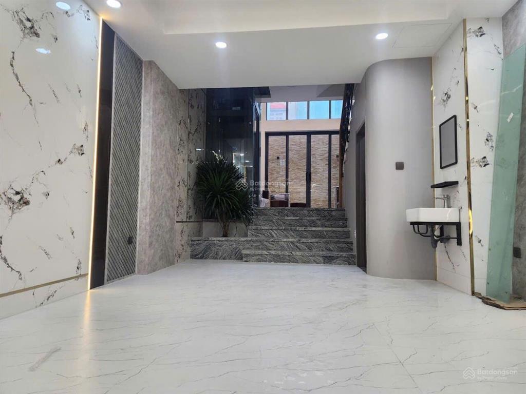 Bán nhà hẻm 7m cách mt lý chiêu hoàng 5m, nhà 5 tầng có thang máy, ngang 4,65m