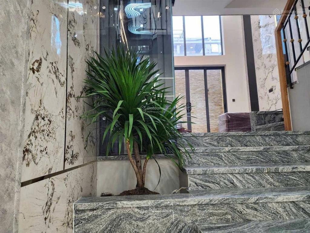 Bán nhà hẻm 7m cách mt lý chiêu hoàng 5m, nhà 5 tầng có thang máy, ngang 4,65m