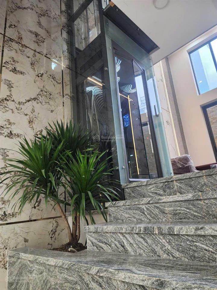 Bán nhà hẻm 7m cách mt lý chiêu hoàng 5m, nhà 5 tầng có thang máy, ngang 4,65m