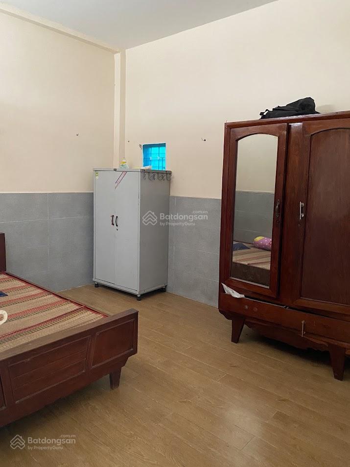 Nhà mặt tiền  đối diện vinhome hóc môn 