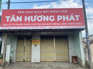Nhà mặt tiền  đối diện vinhome hóc môn 
