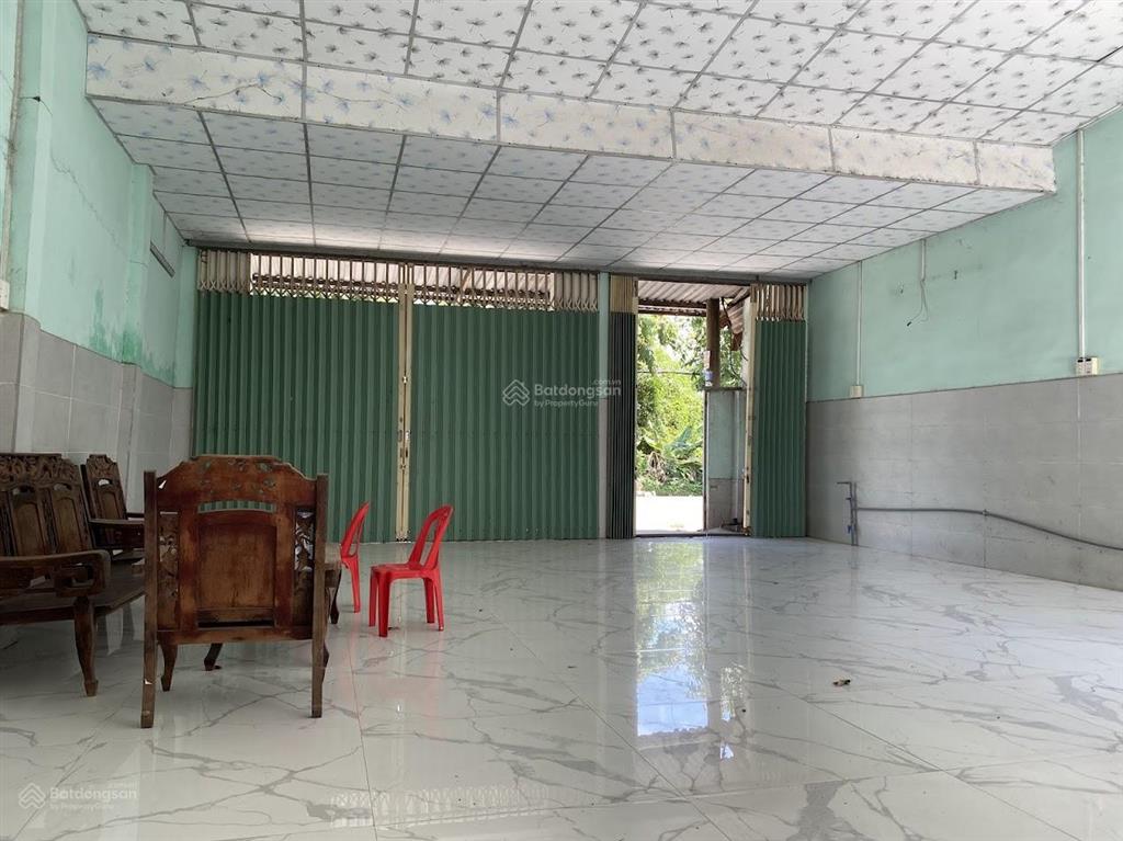 Nhà mặt tiền  đối diện vinhome hóc môn 