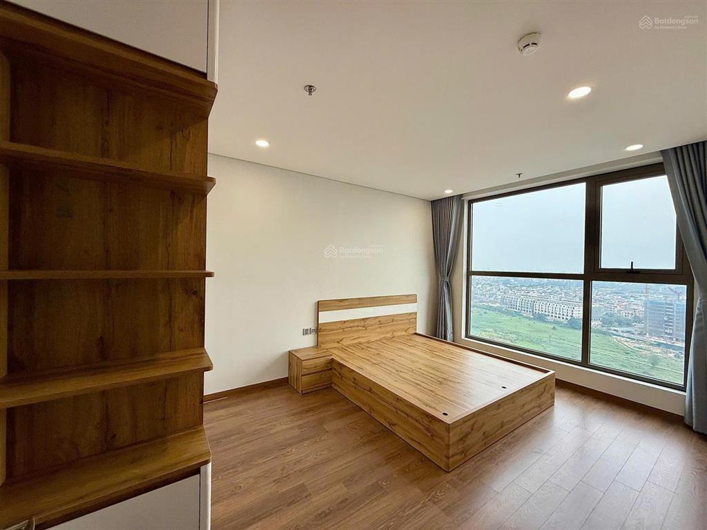 Cho thuê 101m2 (3pn, 2vs)  đồ cơ bản  vào ở ngay giá 11 triệu/tháng tại khai sơn city