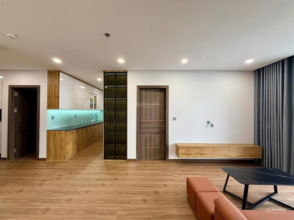 Cho thuê 101m2 (3pn, 2vs)  đồ cơ bản  vào ở ngay giá 11 triệu/tháng tại khai sơn city