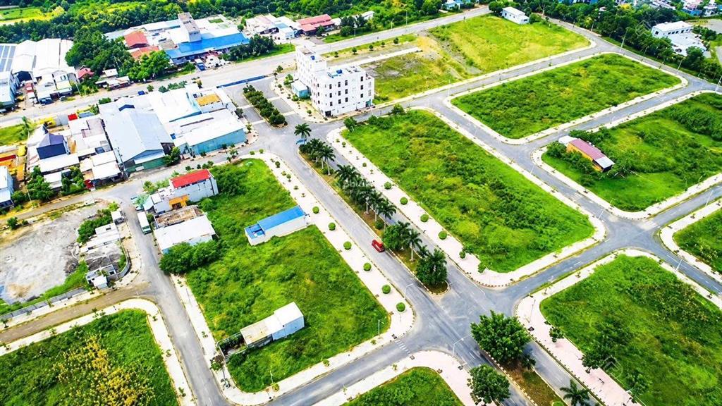 Em sang. cần bán lô đất ngay mặt tiền đường lớn giá 1.699 tỷ