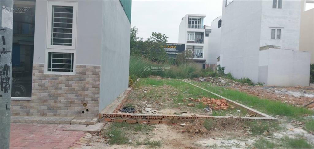 Cần tiền gấp em để lại lô đất gần chợ 1tỷ550 còn thương lượng  sang