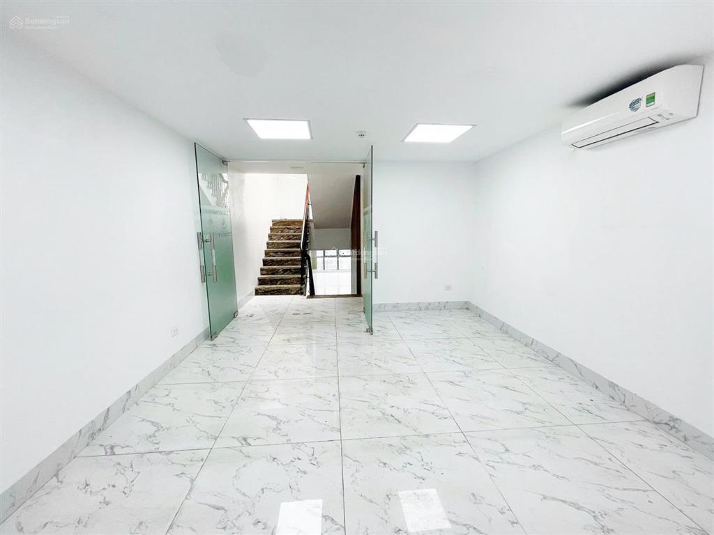Cho thuê văn phòng tại số 10 ngõ 2 trần vỹ, 9 triệu, 65 m2