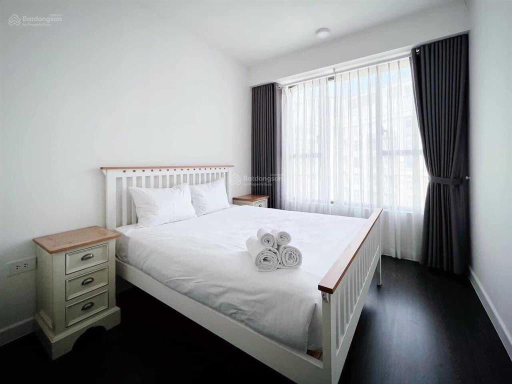 Cho thuê the tresor q4 3 pn 2 wc full nội thất lầu cao view đẹp giá 23tr/tháng  0972 443 ***