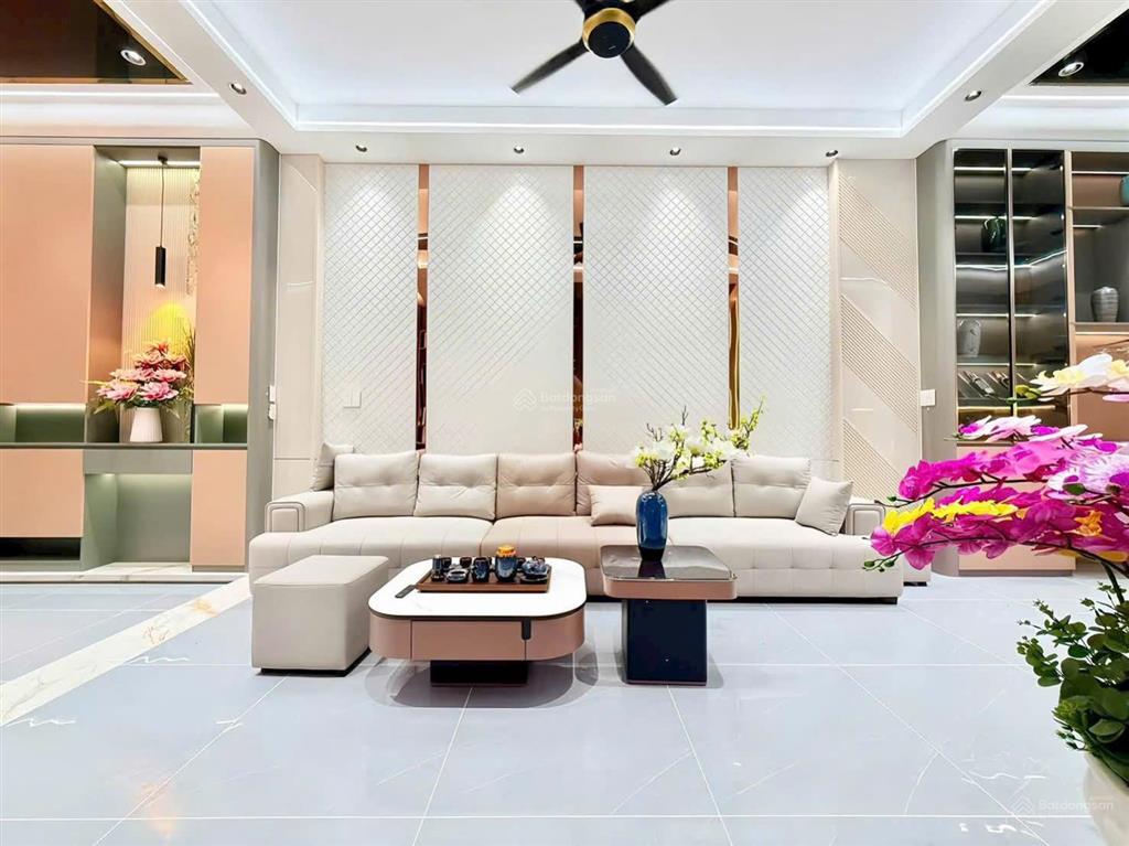 Nhà đẹp an phú, giá cực tốt, nằm ngay khu sầm uất đầy đủ tiện nghi