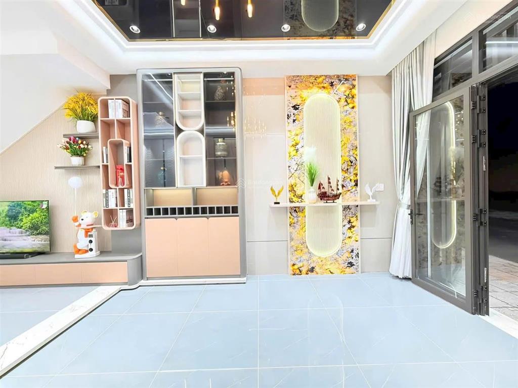 Nhà đẹp an phú, giá cực tốt, nằm ngay khu sầm uất đầy đủ tiện nghi