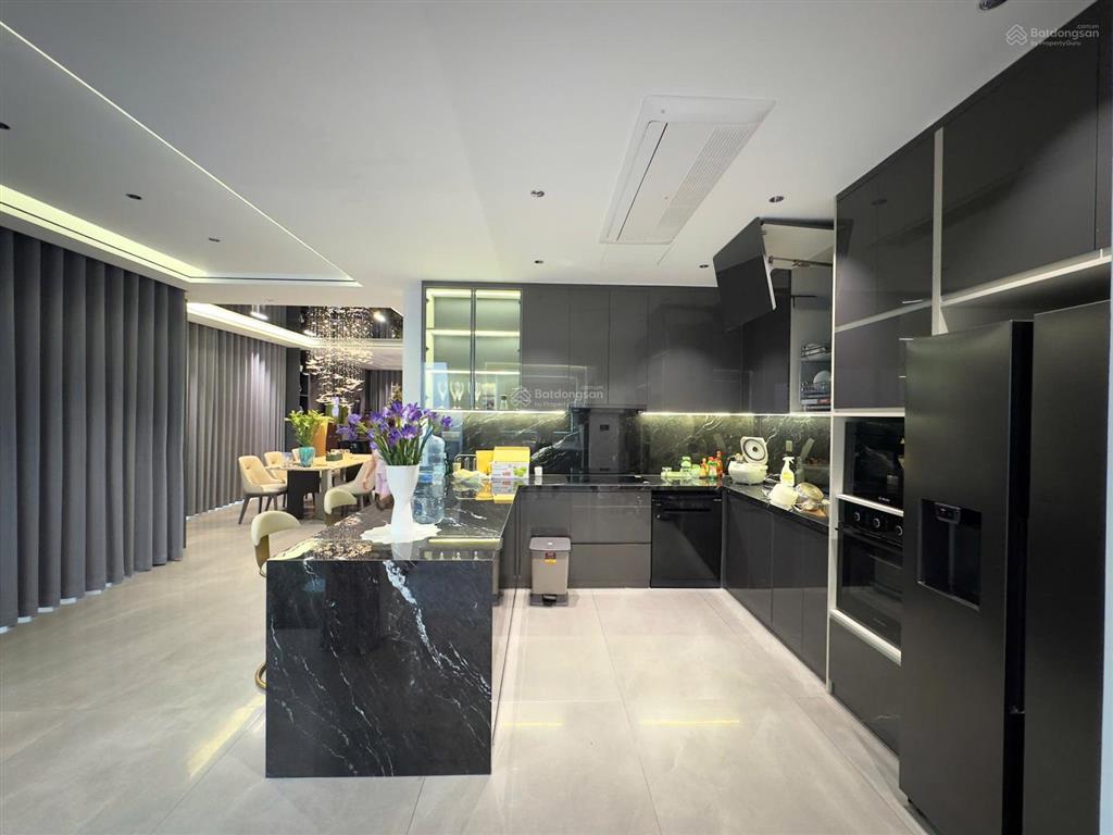 Siêu phẩm vạn người mê khu biệt thự sao đỏ  200m2 thang máy full nội thất