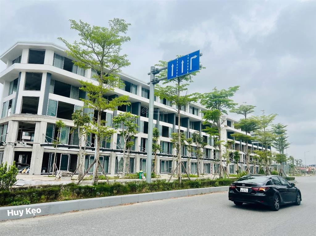 Shophouse xẻ khe mặt đường 45m, dt 96m2 x 5tầng, giá ngoại giao ck lên đến gần % còn 14,7 tỷ