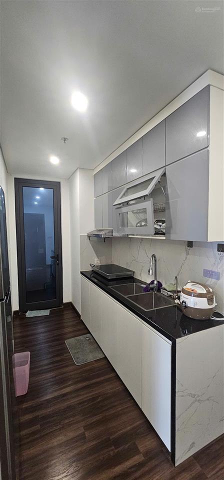 Bán nhanh căn hộ 2 ngủ 2 wc full đồ giá siêu hấp dẫn chỉ 2.15 tỷ.  0363 931 ***