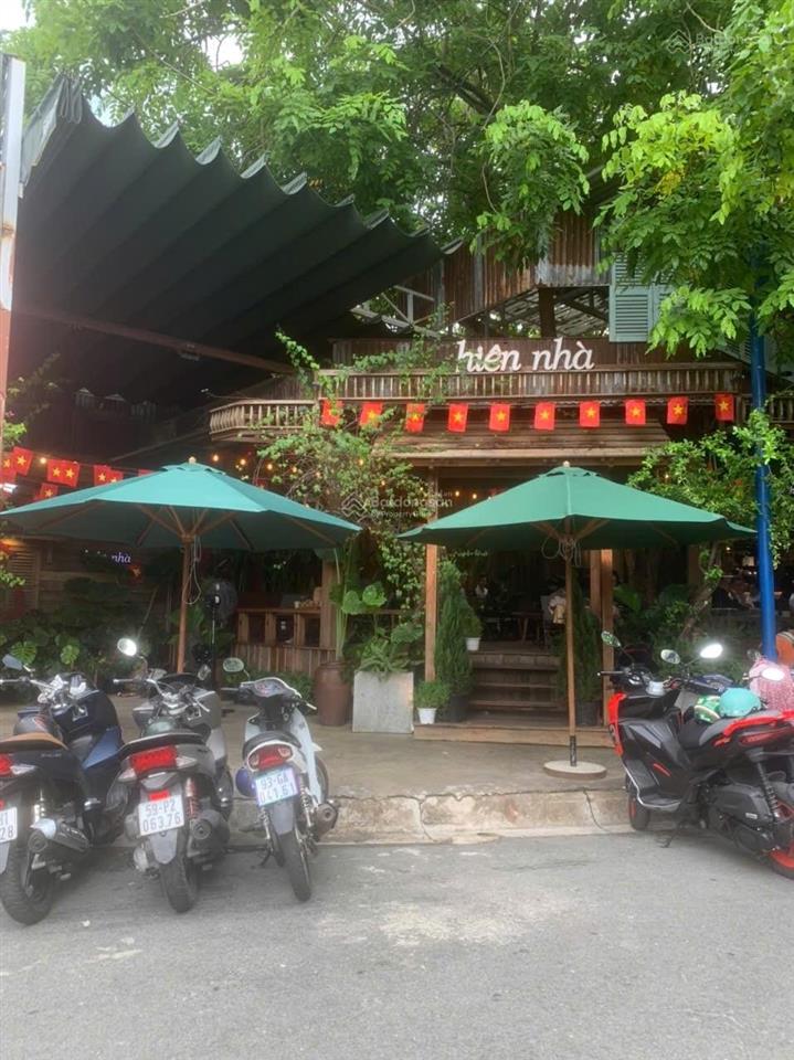 Cho thuê đất lô góc đường 320 độc lập. trước kia là cà phê hiên nhà, nay là đất trống.
trường hợp