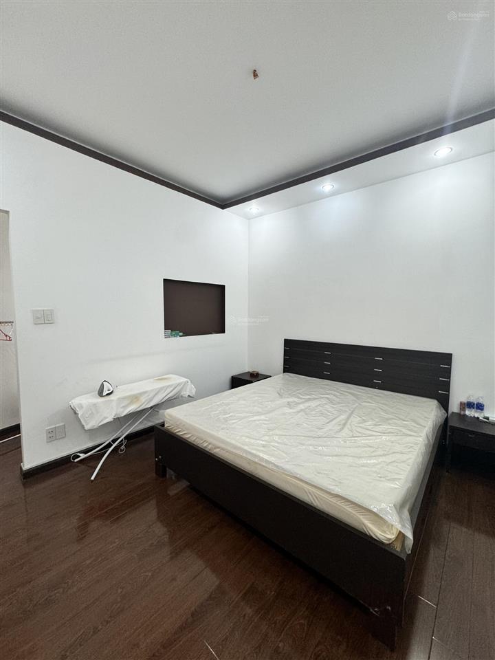 Bán nhà chính chủ hẻm xe hơi vào nhà 166/thích quảng đức, p4, phú nhuận. ngang 6,5 x 15,8, nhà xây
