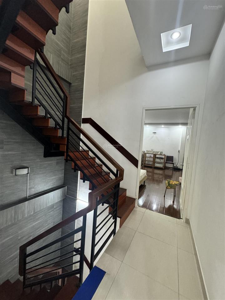 Bán nhà chính chủ hẻm xe hơi vào nhà 166/thích quảng đức, p4, phú nhuận. ngang 6,5 x 15,8, nhà xây