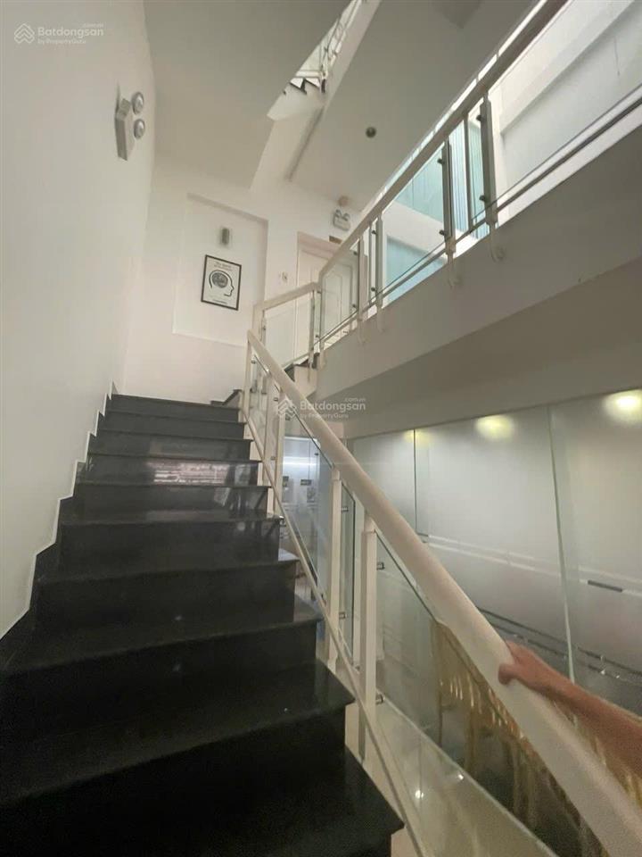 Chính chủ gửi bán nhà bình lợi
7 x 24, 1 t 3 lầu,sổ hồng hc 0917 200 ***