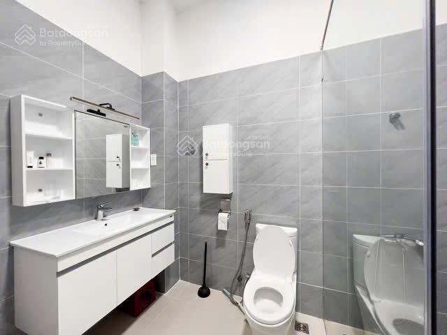 Bán nhà biệt thự kdc bình lợi p13 bình thạnh. 10x17,5 m 1 trệt 2 lầu, 6 pn, 6 wc sổ hồng hoàn công