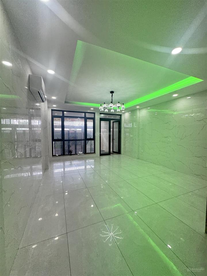 Cho thuê mặt bằng làm văn phòng công ty, spa, showroom, ngang 5 x 22, s sử dụng 100 m, giá 15 tr.