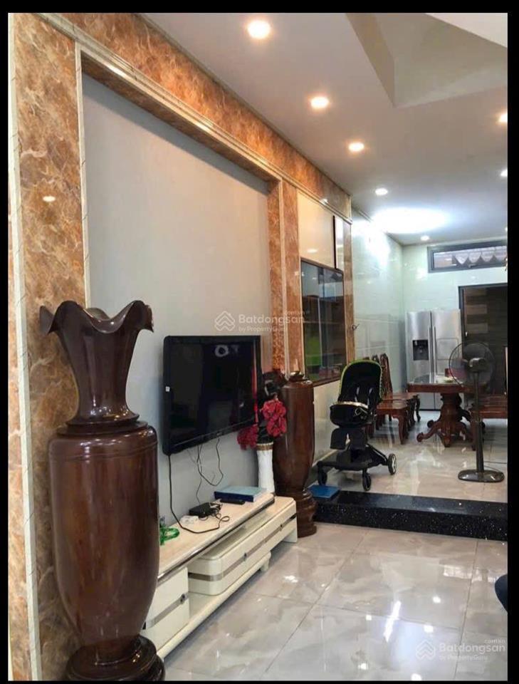 Gia đình cần bán nhà khu đường bình lợi  đặng thùy trâm, ngay sông sài gòn, gần công viên, trường