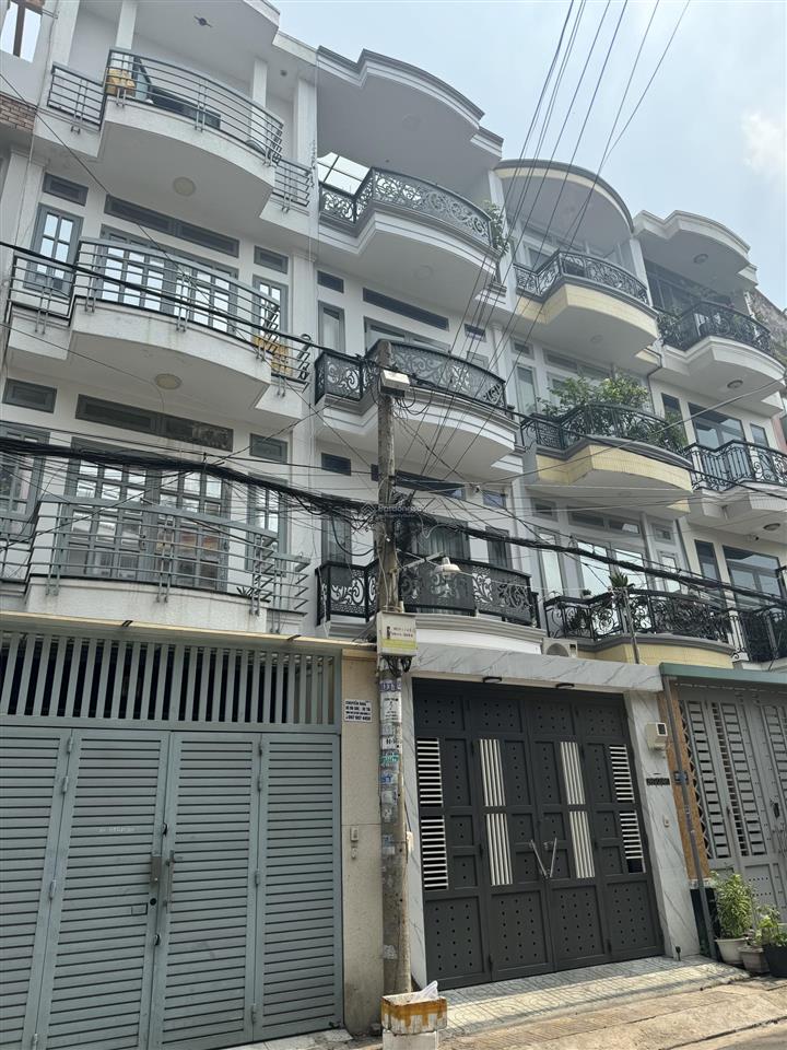 Cho thuê nhà nguyên căn đường bình lợi
4 x 20, 3 lầu. 5 pn, 5 wc. đường nội bộ 12 m. xe hơi vào tận