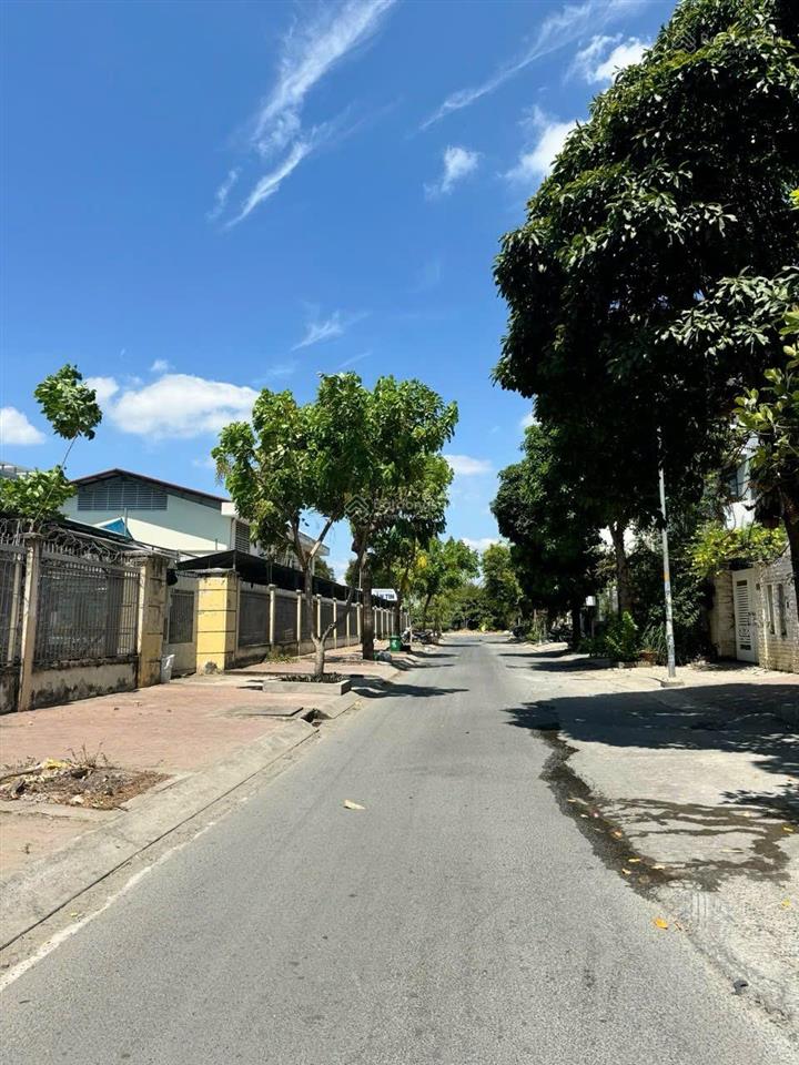 Cho thuê nhà nguyên căn. bình lợi  đặng thuỳ trâm. đường nội bộ 12 m, xe cộ đậu thoả mái