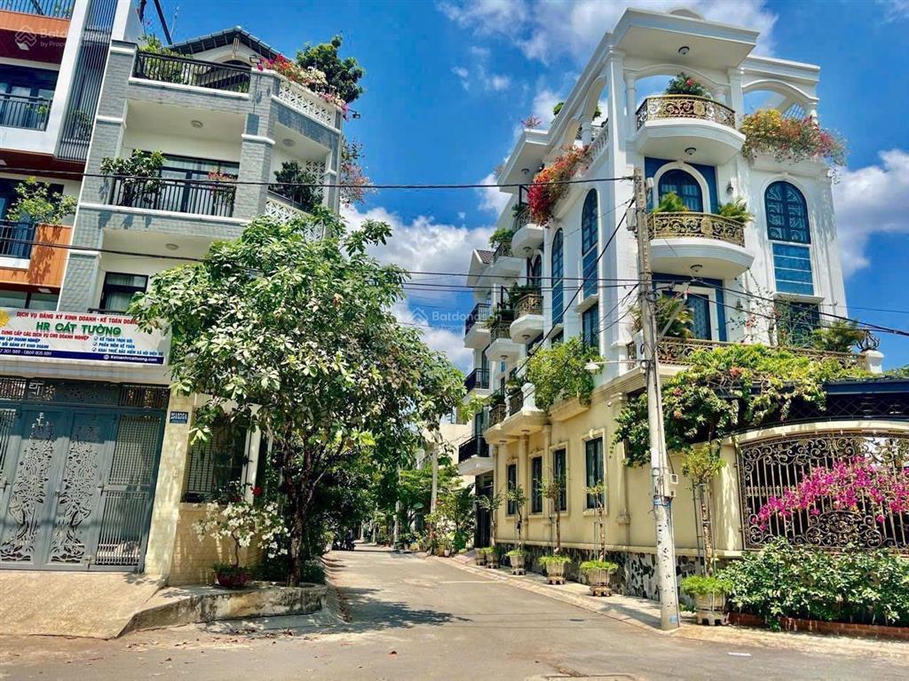 Bán đất 5 x 14, khu bàn cờ, vườn lài an phú đông. cách bờ kè 900 m, đường lớn. giá 7,2 tỷ tl