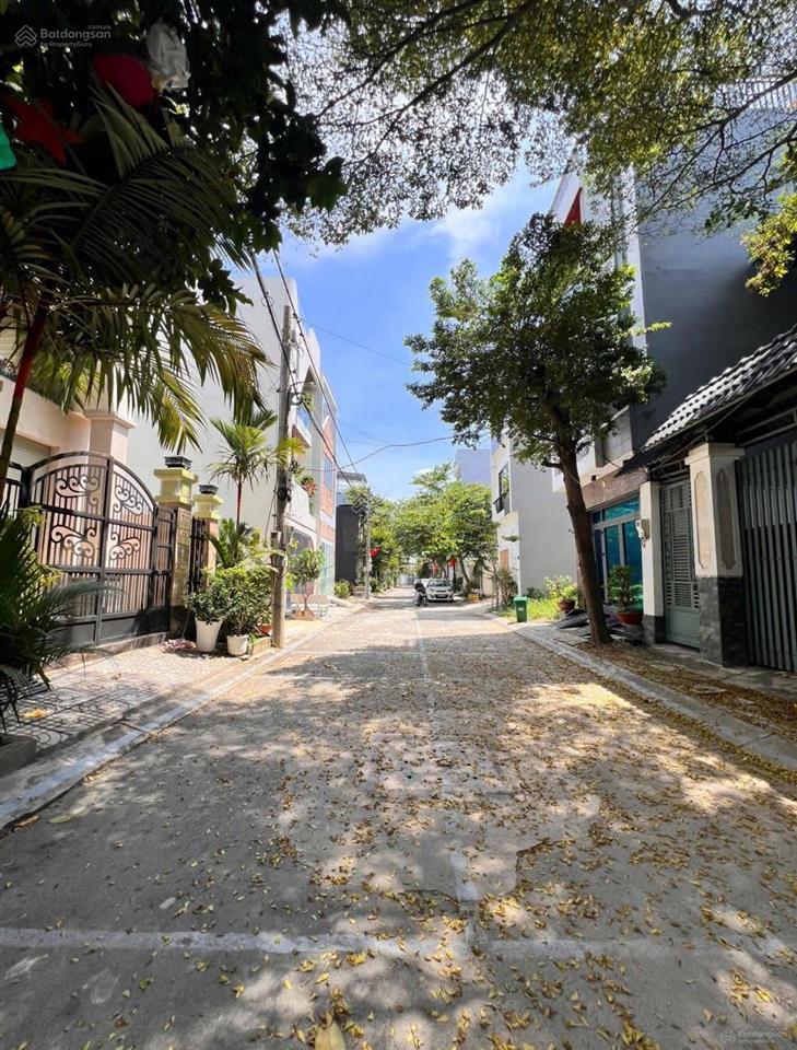 Bán đất 5 x 14, khu bàn cờ, vườn lài an phú đông. cách bờ kè 900 m, đường lớn. giá 7,2 tỷ tl