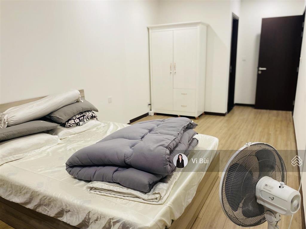 Bán căn hộ skyview 2pn giá 2.250 tỷ bao thuế phí có nội thất cơ bản.  0901 840 ***