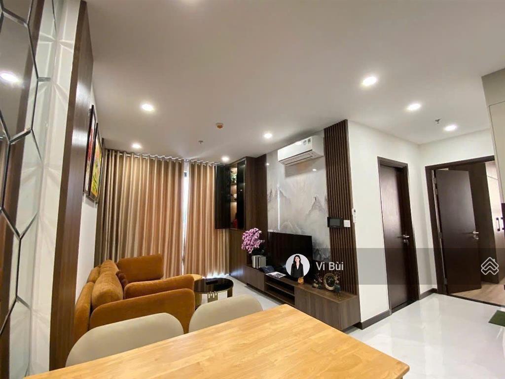 Bán căn hộ skyview giá 2.6 tỷ có đầy đủ nội thất và slot giữ xe ô tô.  0901 840 ***