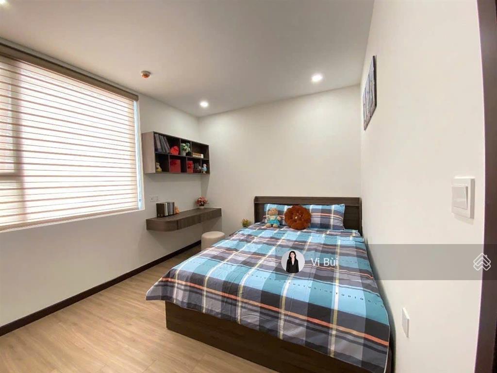 Bán căn hộ skyview giá 2.6 tỷ có đầy đủ nội thất và slot giữ xe ô tô.  0901 840 ***