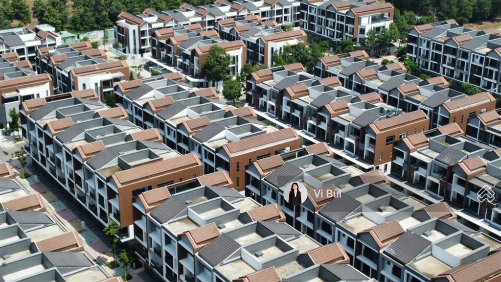 Bán nhà phố artisan park căn góc 3 tầng giá 9,9 tỷ diện tích 141m2 chỉ 70 triệu/m2