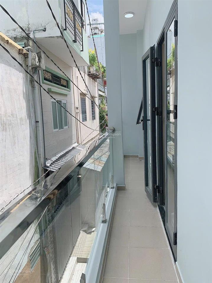 Nhà hẻm lô góc xây dựng đủ hưng phú vào thông võ trứ . phường chánh hưng q8