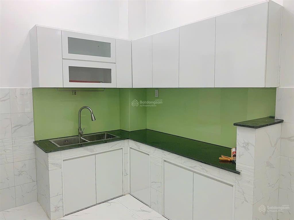 Nhà hẻm lô góc xây dựng đủ hưng phú vào thông võ trứ . phường chánh hưng q8