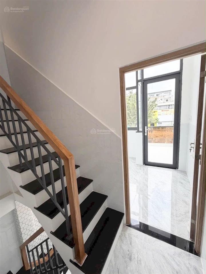 Nhà mặt tiền đường ụ cây ( p10 q8 cũ ) nay phường chánh hưng mới chính chủ bán