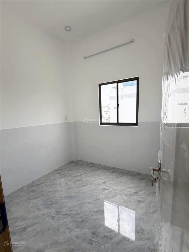 Nhà mặt tiền đường ụ cây ( p10 q8 cũ ) nay phường chánh hưng mới chính chủ bán