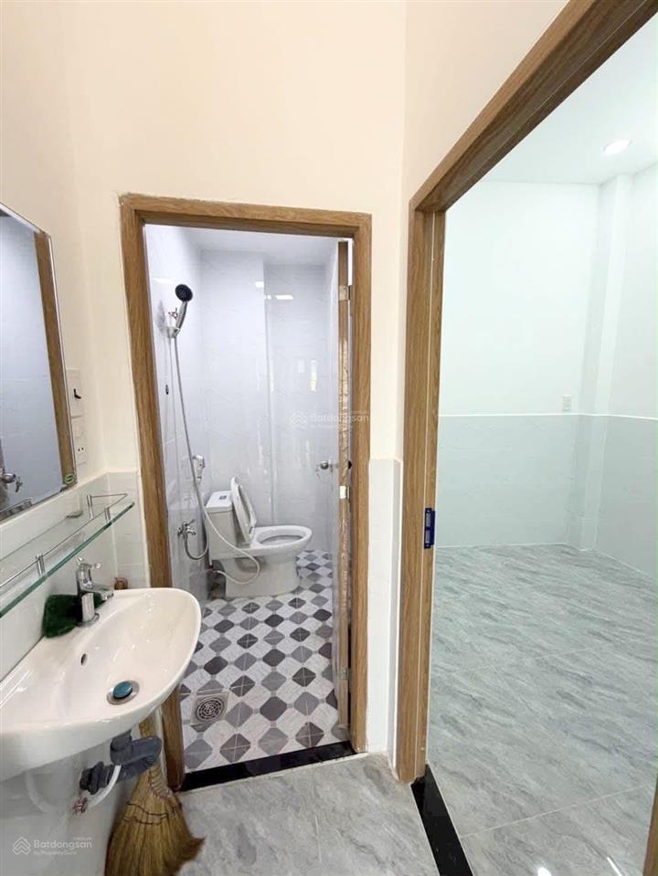 Nhà mặt tiền đường ụ cây ( p10 q8 cũ ) nay phường chánh hưng mới chính chủ bán