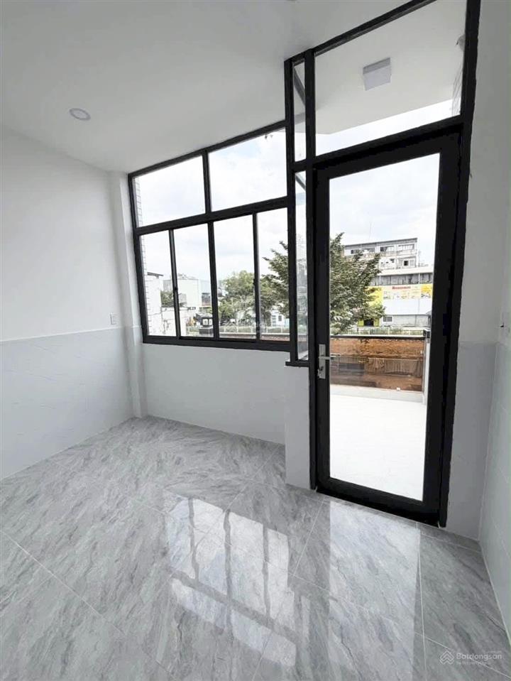 Nhà mặt tiền đường ụ cây ( p10 q8 cũ ) nay phường chánh hưng mới chính chủ bán