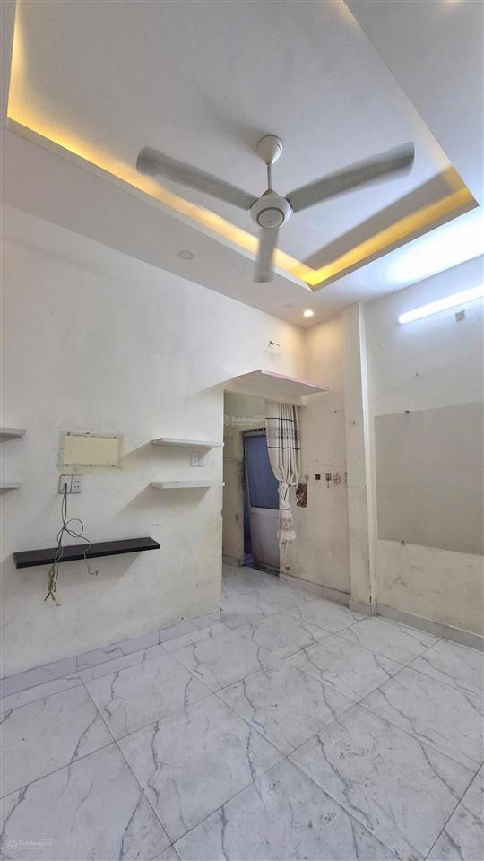 Nhà cũ cần bán gấp đường lương văn can cách 10m ra hẻm xe hơi giá chỉ 77tr/1m2 xây dựng tự do