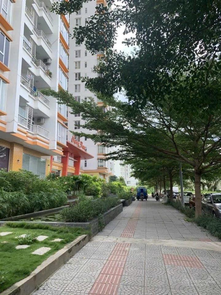 Chính chủ bán căn hộ cao cấp tặng full nội thất cao cấp