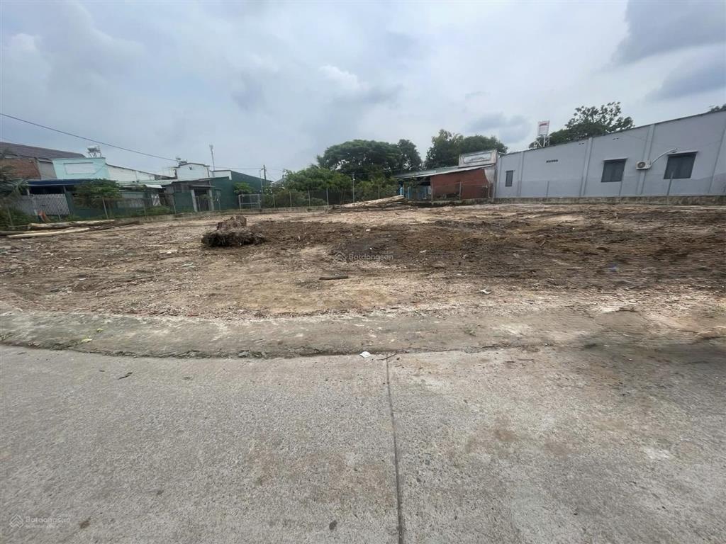 Bán đất 1/ đường trần phú, p. nhơn trạch tp. đồng nai 140m2, mt 5m, cách vòng xoay bến cam 200m