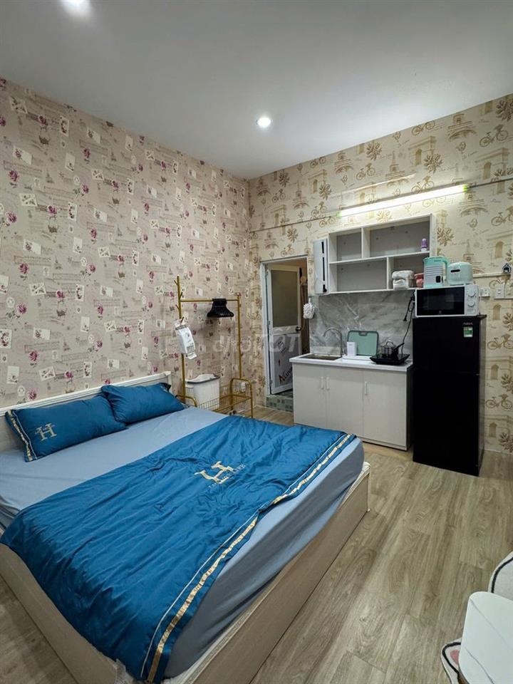 Cần sang nhà CHDV mặt tiền kinh doanh