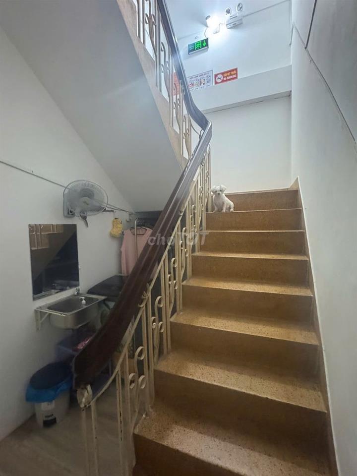 Cần sang nhà CHDV mặt tiền kinh doanh