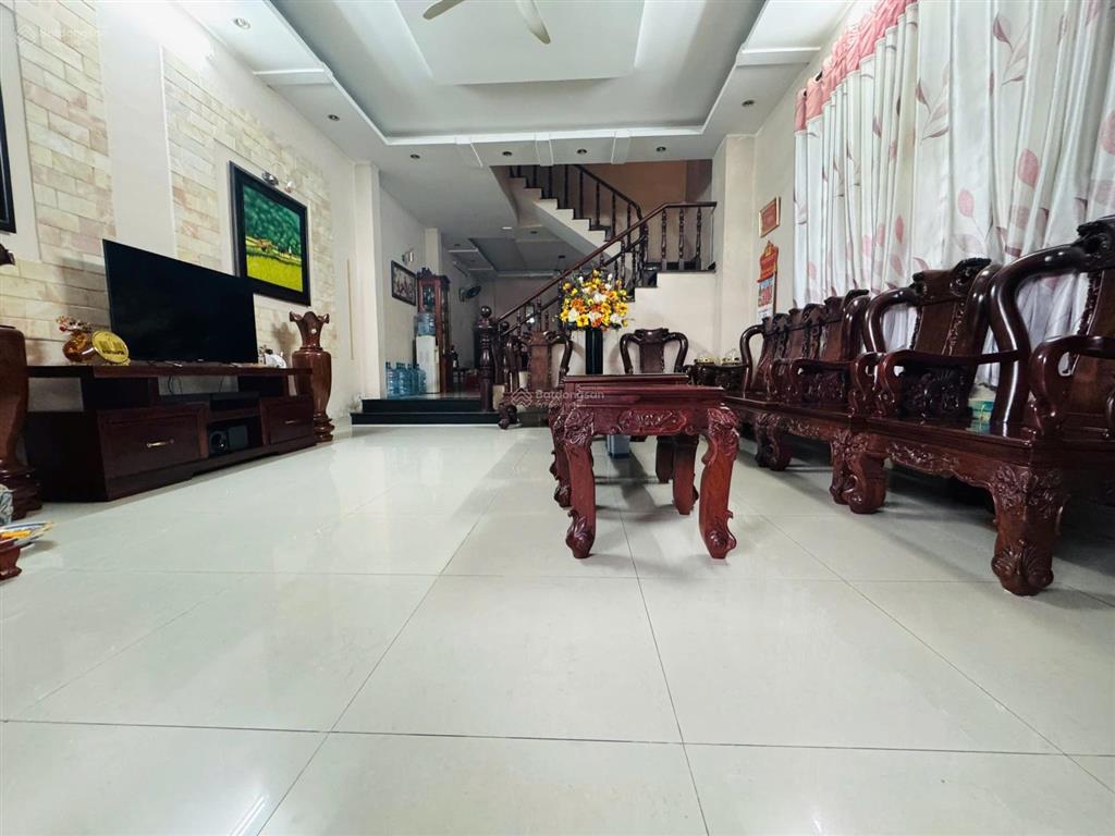 Nhà góc 2 mặt tiền đường 12m nhánh tô ký, p.trung mỹ tây, 6mx18m, 1 trệt 3 lầu. giá  10.550 tỷ