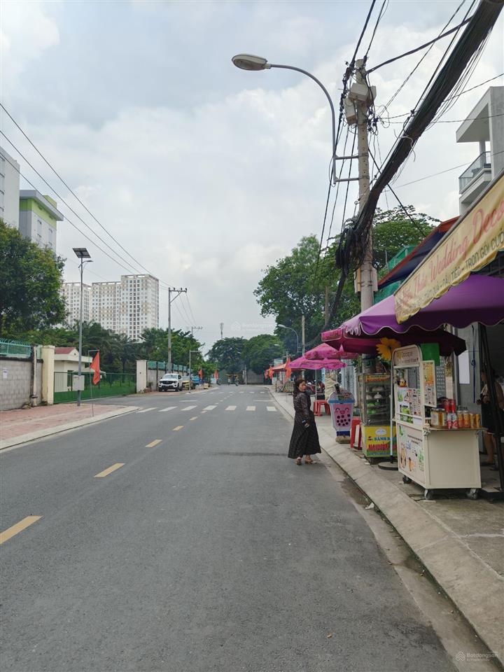 Bán chdv mặt tiền đường 20m ngay công viên phần mềm quang trung, 5mx30m, đúc 6 tầng, giá 15,5 tỷ